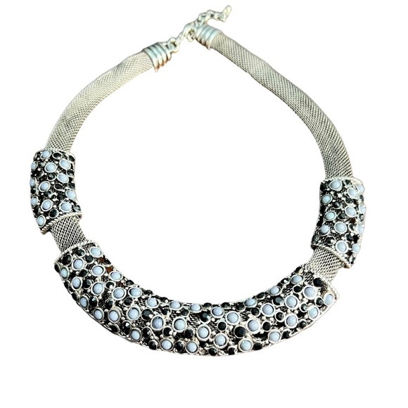 Round Pendant Necklace - Picture 2 of 11